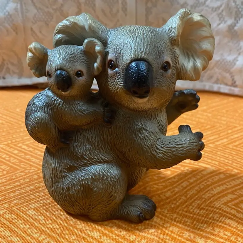 Henry Knox Kingdom House Of Global Art Koala Figurine