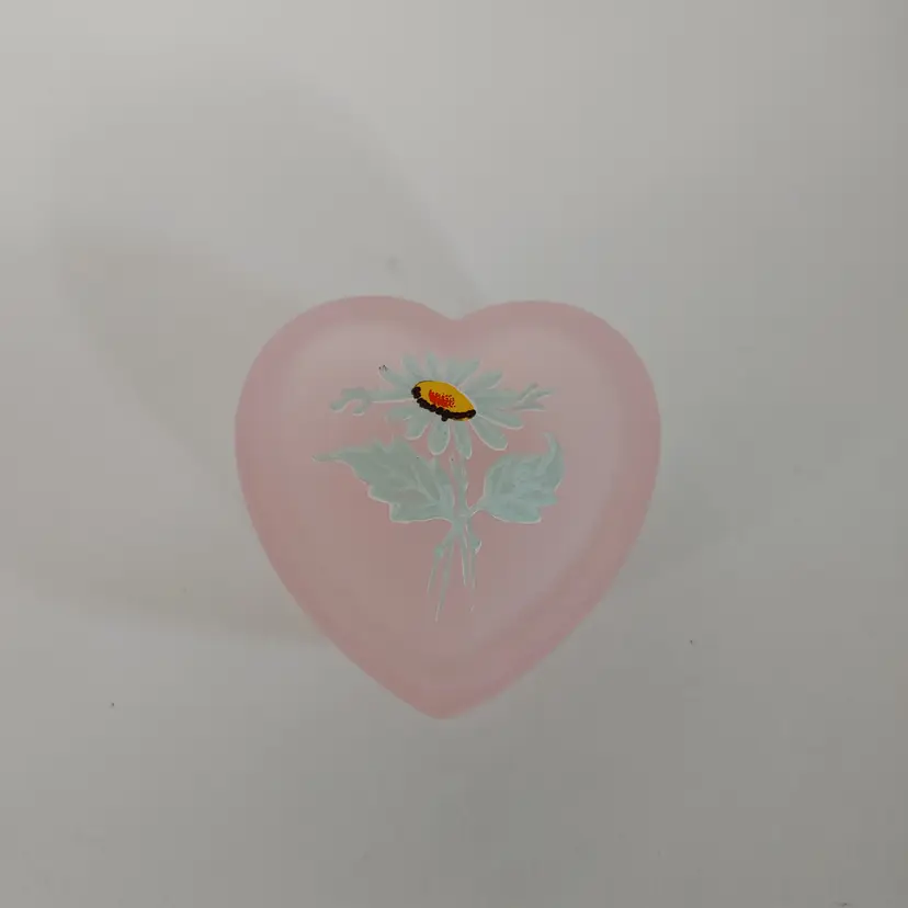 Westmoreland pink heart shaped trinket box with Daisy flower. No chips or cracks