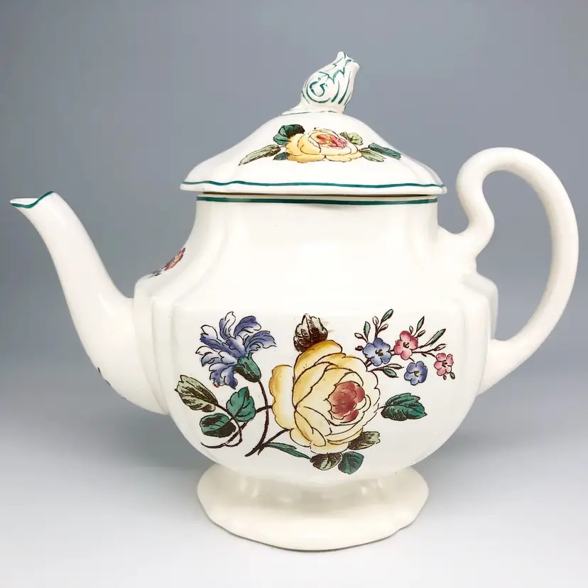 Wedgwood Etruria Works, Porcelain Teapot with Yellow Roses, Antique 1902 Made in England