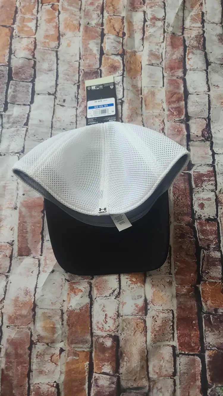 Under Armour golf club hat