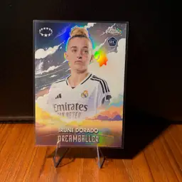 Irune Dorado 24/25 Topps Chrome UWCL Dreamballer Insert
