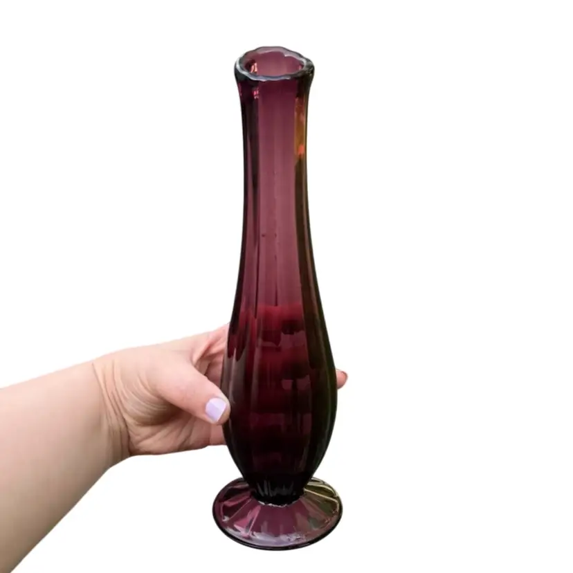 10.5in 1960’s LE Smith Amethyst Bud Vase