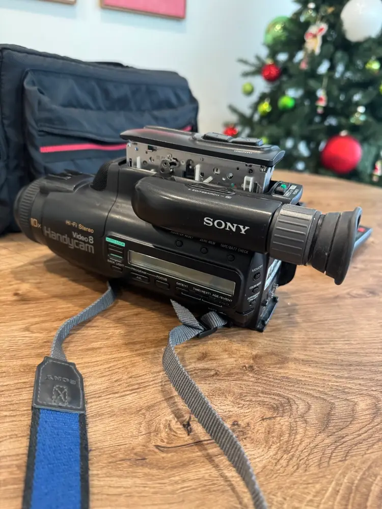 Sony CCD-FX510 Handycam Video 8 Camera Recorder (For Parts Or Repair)