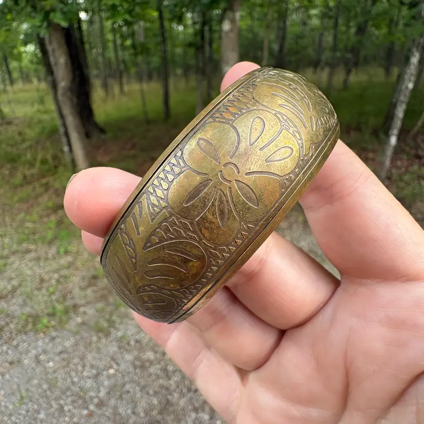Vintage Brass Floral design 1” wide bangle bracelet