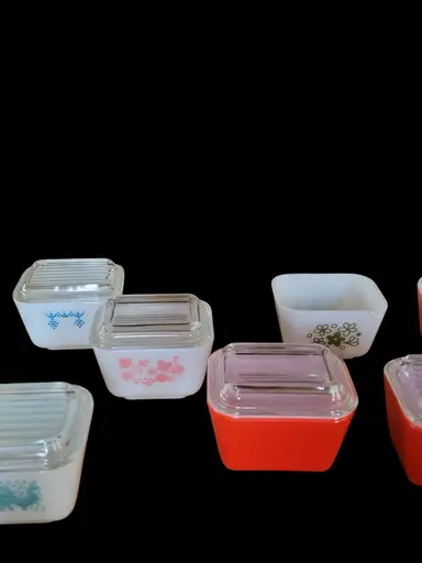 Pyrex pyrex pyrex.... 1 hr with vinesvintage 