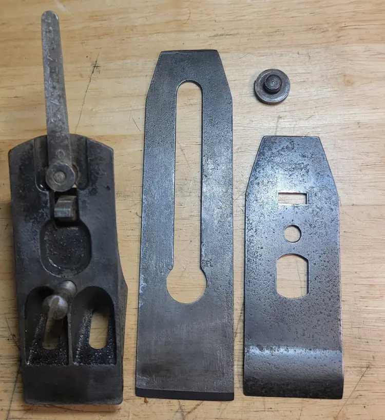 Stanley #2 Type 11 Frog and Iron and Chip Breaker 1 5/8" V Logo Sharp