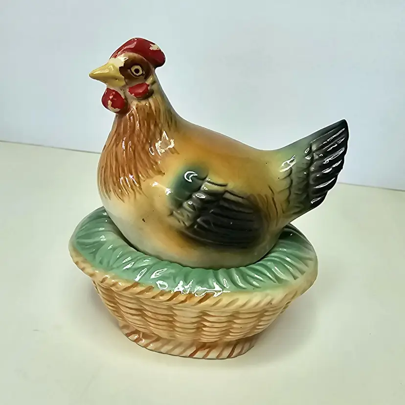 Hen On A Nest Salt & Pepper Shakers