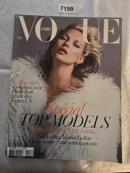 Paris Vogue October 2009 #901 Kate Moss Claudia Eva (A7199)