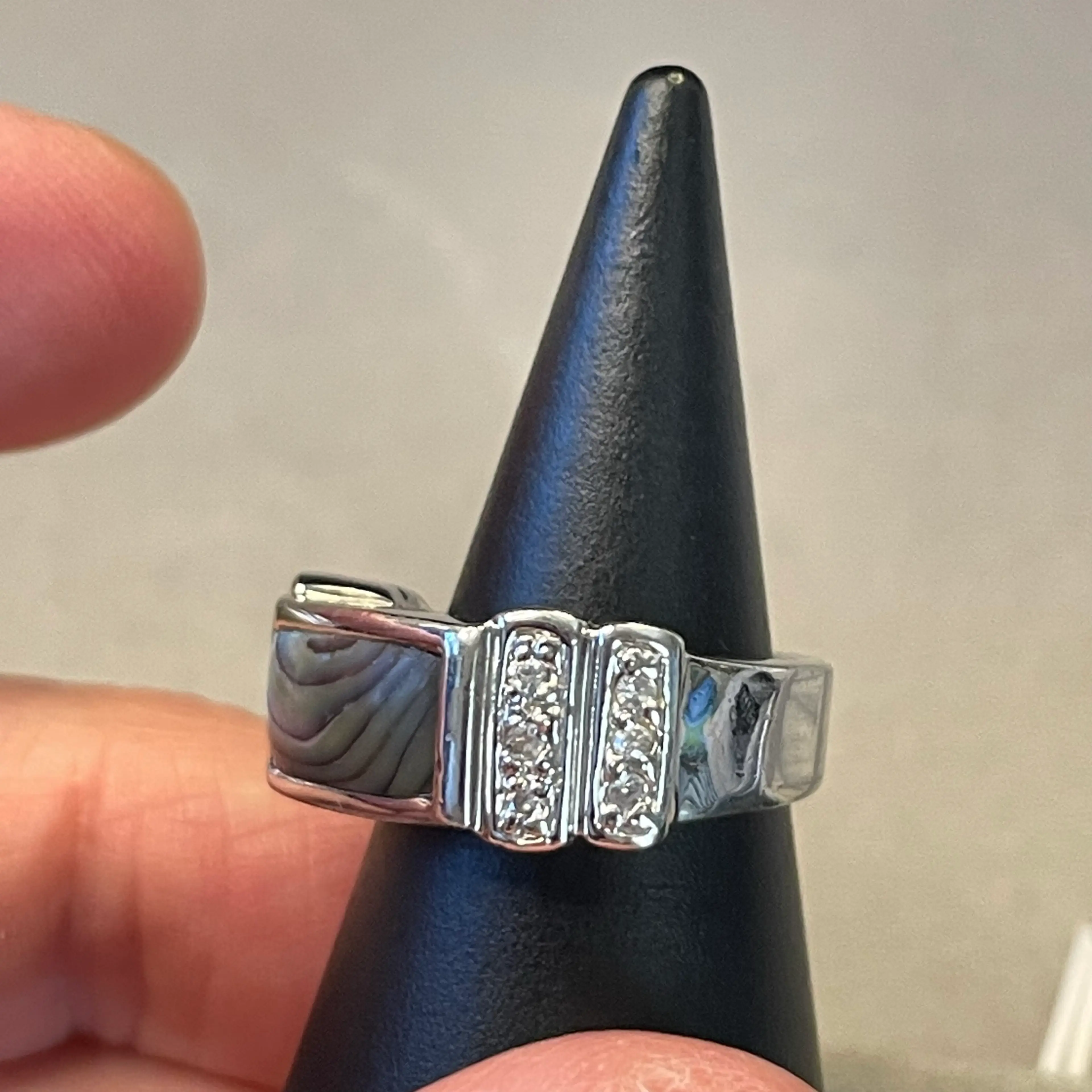 Image 4 of 6