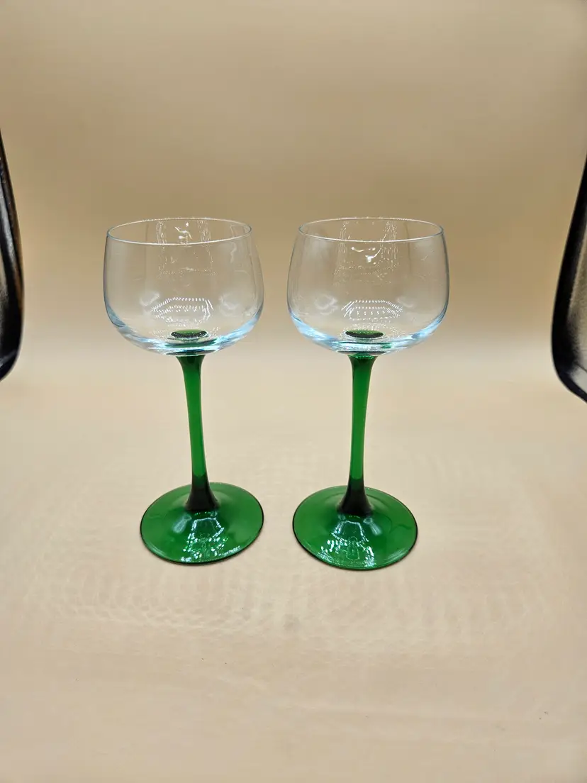 2 Luminarc Green Stem 6.5"H Wine Glasses, France