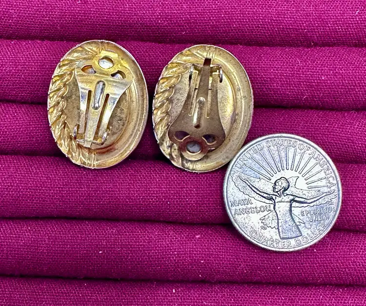 Vintage Cameo Clip on Earrings Black Resin Gold Tone