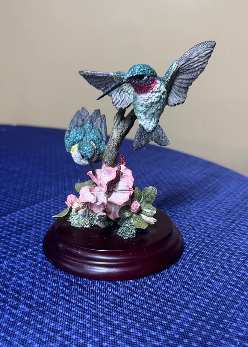 Country Artists #01398 Ruby Throated Hummingbird Pair Figurine 5.25” tall