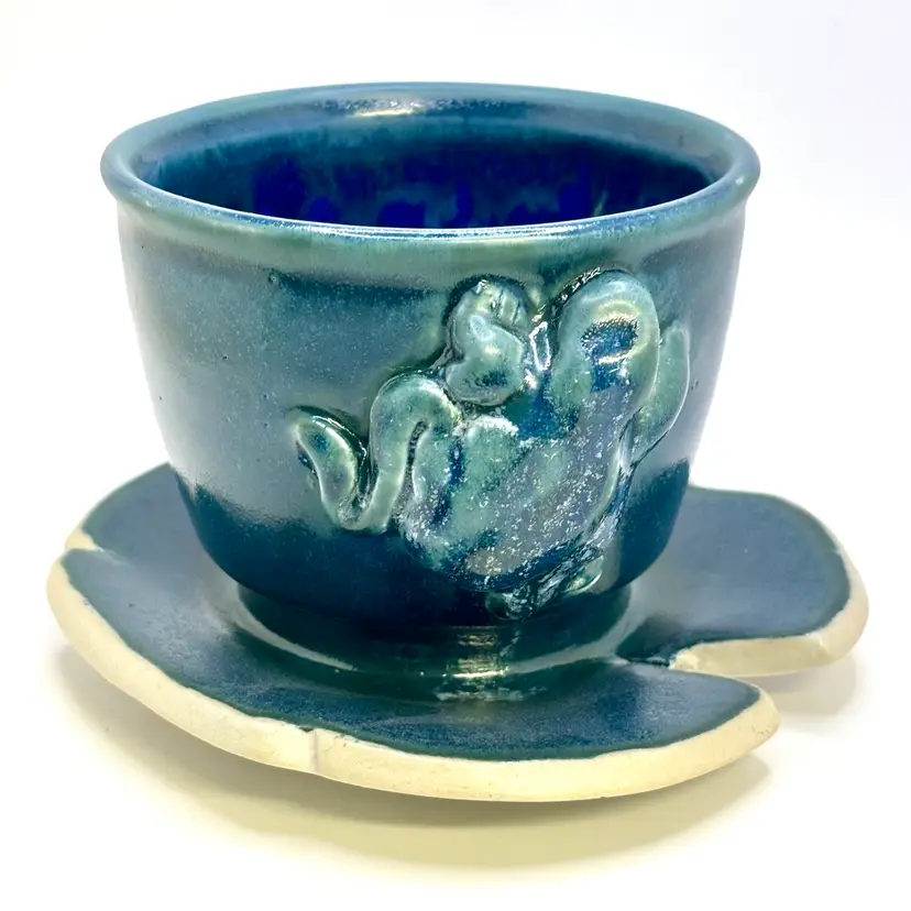 Handmade Studio Pottery Frog Toad Planter On Lily Pad 3.5”x4”