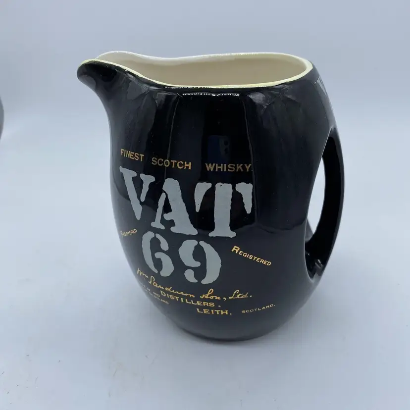 #1319 Vintage VAT 69 Finest Scotch whisky jug Black Barware Pitcher