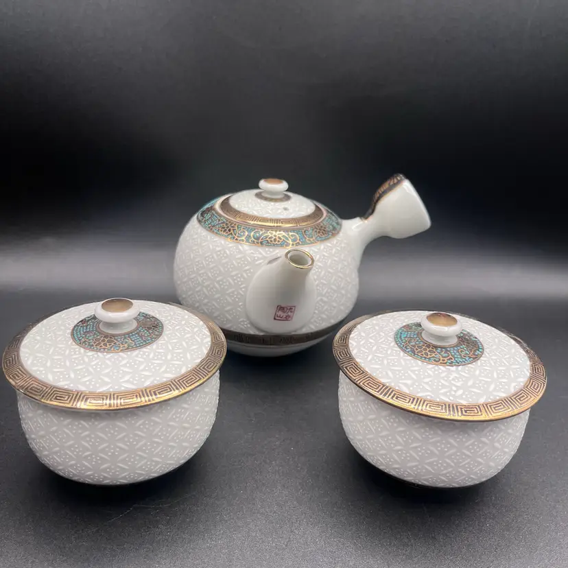 #24 Vintage Japanese Kutani Yaki 3-Piece Hand Panted Porcelain Kyusu Side-Handle Teapot & Two Lidded Cups 4”🫖