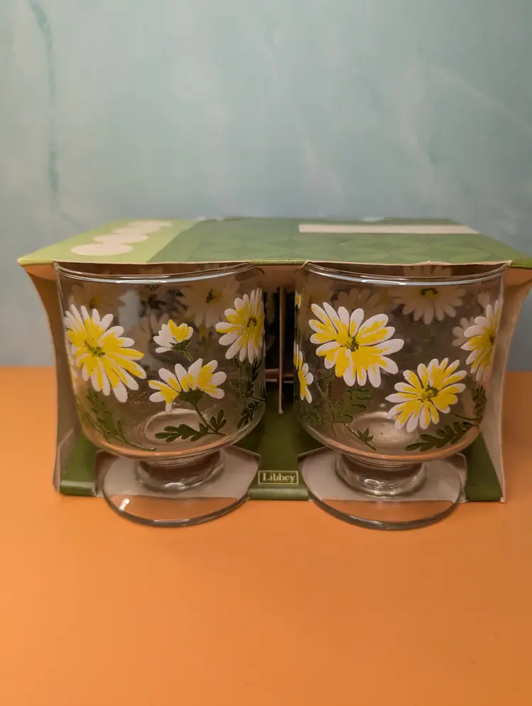 NOS Libbey Daisy Pattern Set of Four 10 Oz. Stem Rocks Glasses In Original Box