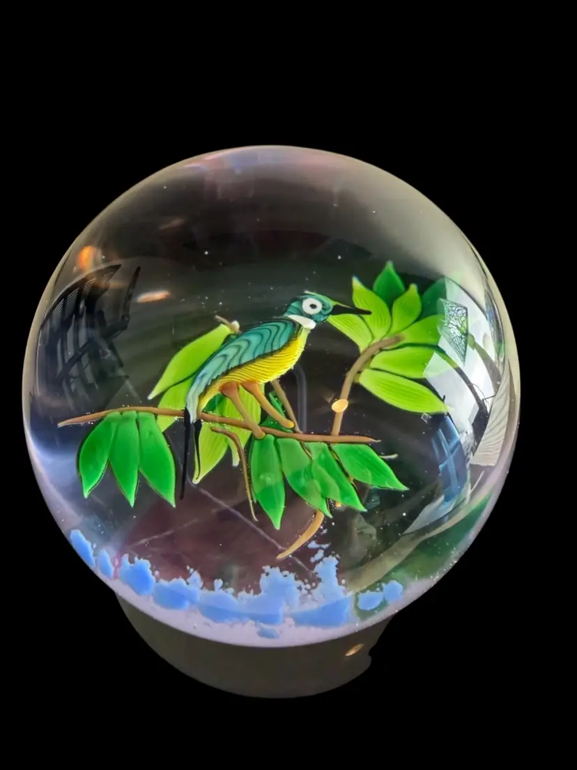 Caithness Kingfisher Bird  Art Glass Paperweight with Light Neodymium Color Shift