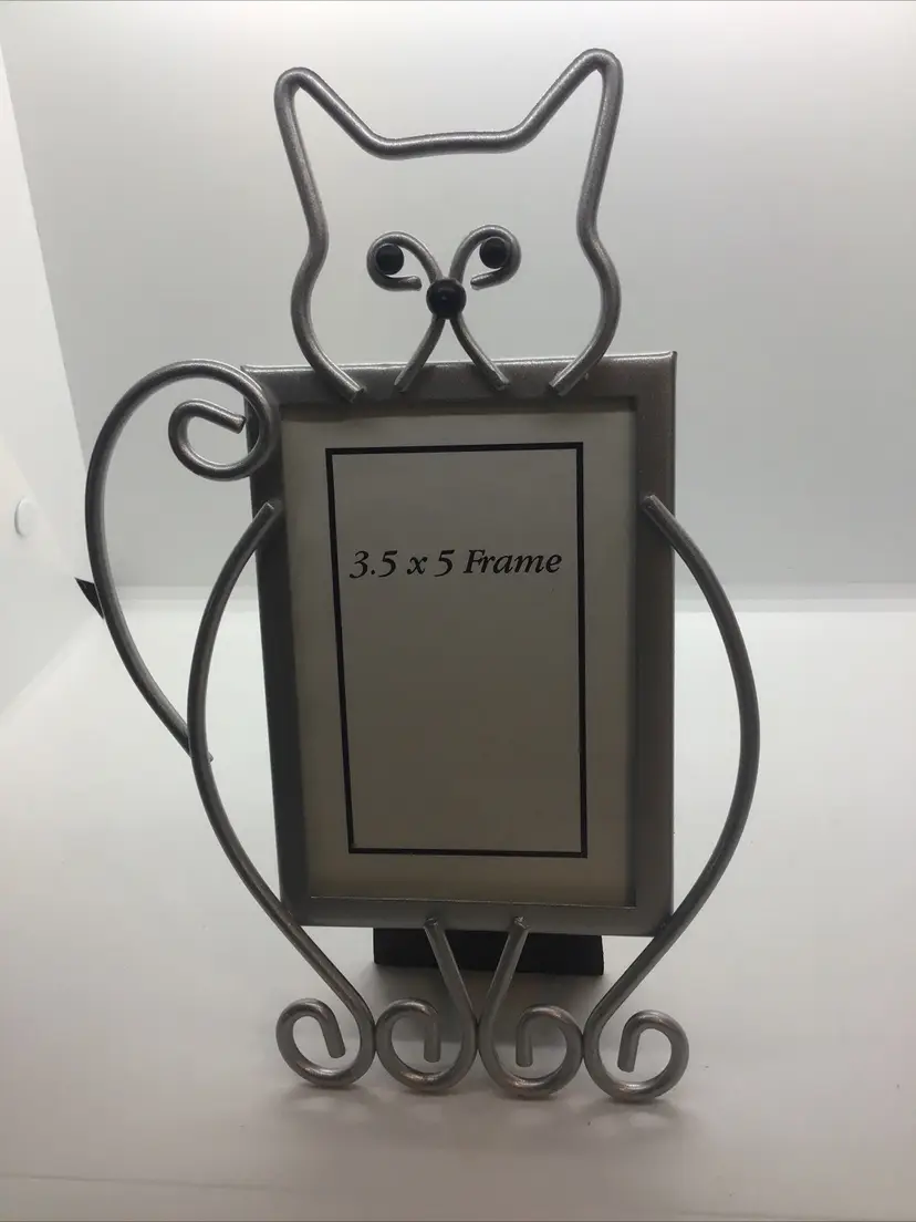 Metal & Glass Cat Photo Frame Table Home Decor For 3.5 X 5” Photo. Silver colored.