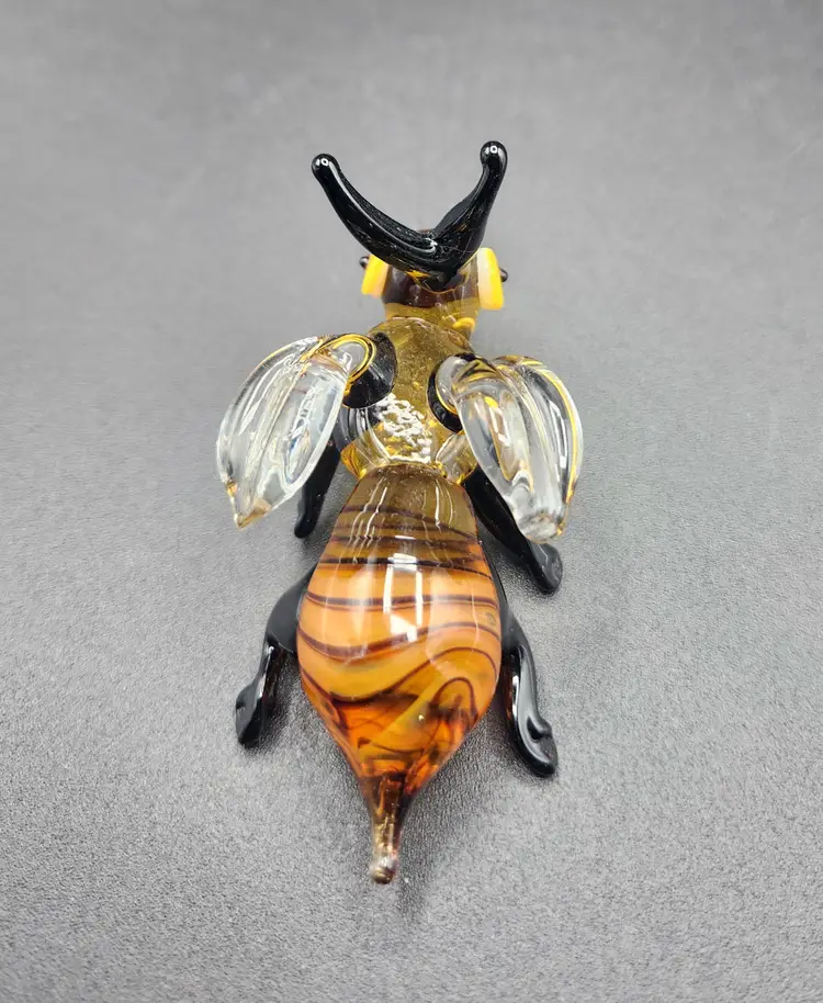 Glass Bee 1 1/2" T x 3" W