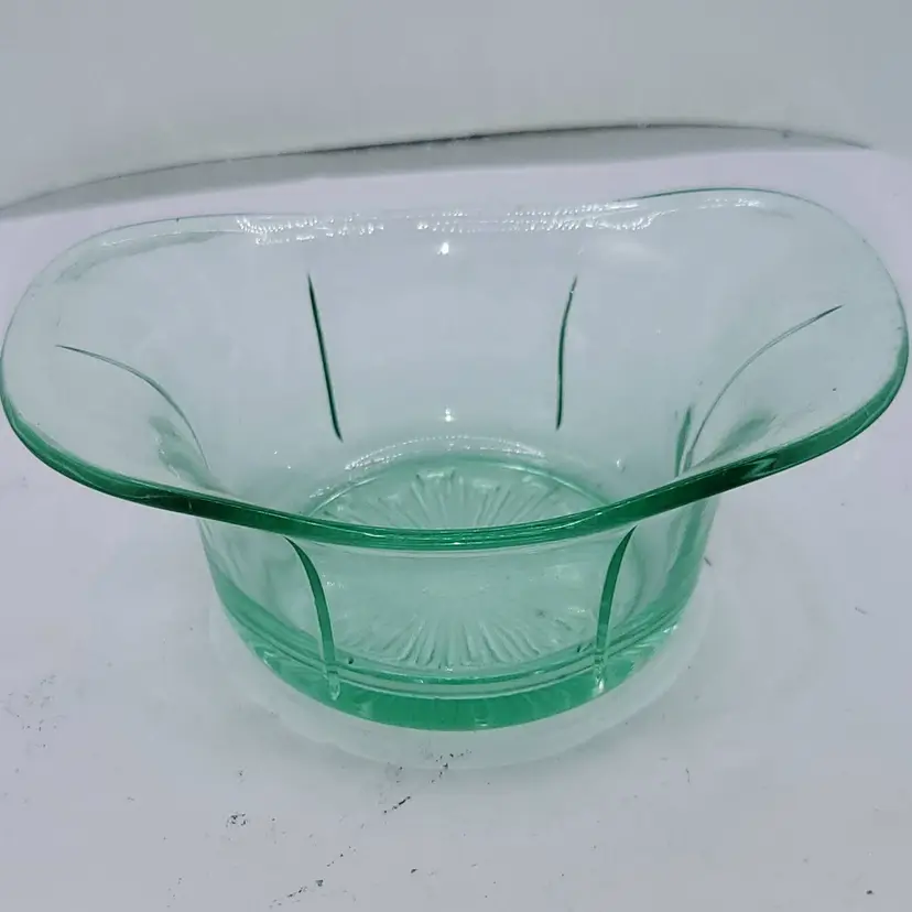 Vintage Green Uranium Glass Bowl UV Reactive 5 1/2" x 4"