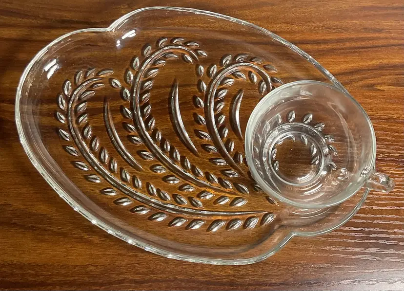 Federal Glass Homestead Snack Set