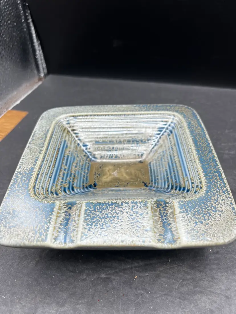 #490B  Beautiful Vintage Ceramic MCM Ribbed Blue Gray Square Ashtray Signed G Lee