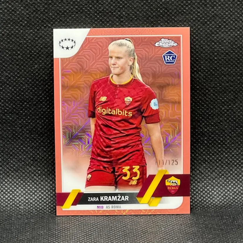 Zara Kramzar 2022/23 Topps Chrome Rose Gold /125 Soccer Card