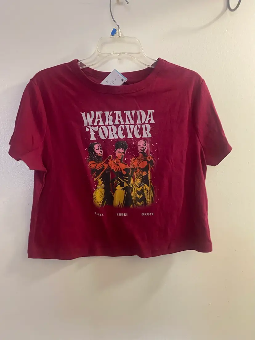 Marvel Black Panther Wakanda Forever Womens Maroon Red Crop T Shirt XL NWT New