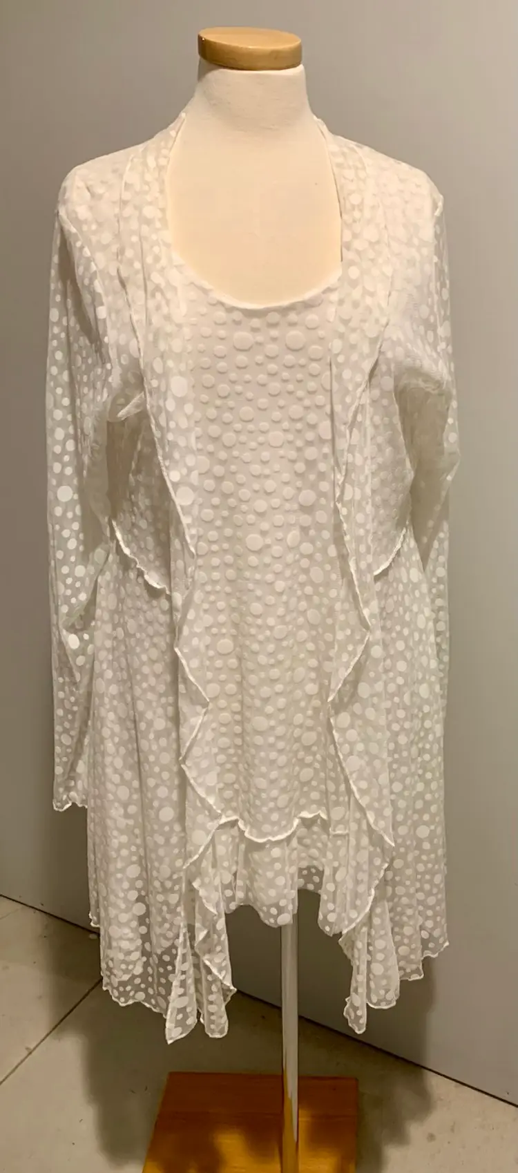 Super Cute!! Vine Street Apparel: Baby Doll Dress, white w/sheer Jacket. Size XL