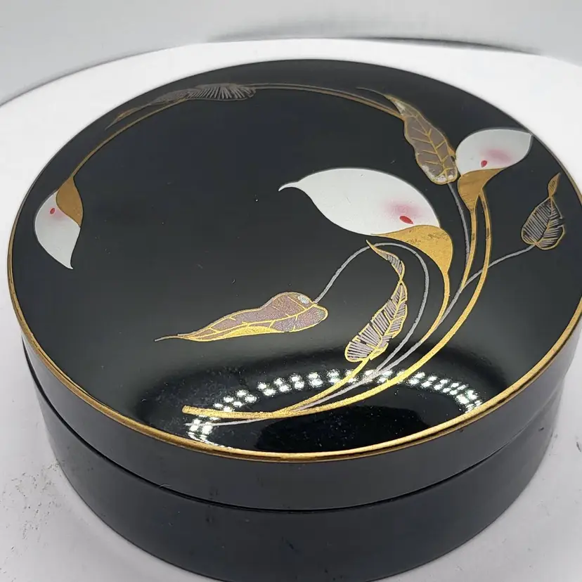 Vintage Black Lacquered Otagiri Japan 6 Piece Coaster Set with Calla Lily Design (B4)