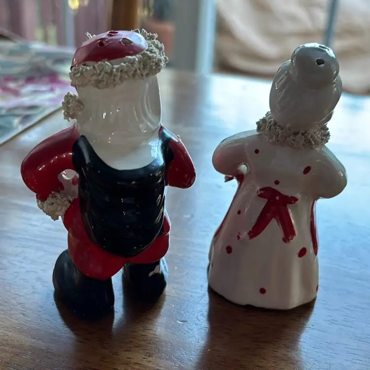 Kreiss Santa And Mrs. Clause Salt & Pepper Shakers