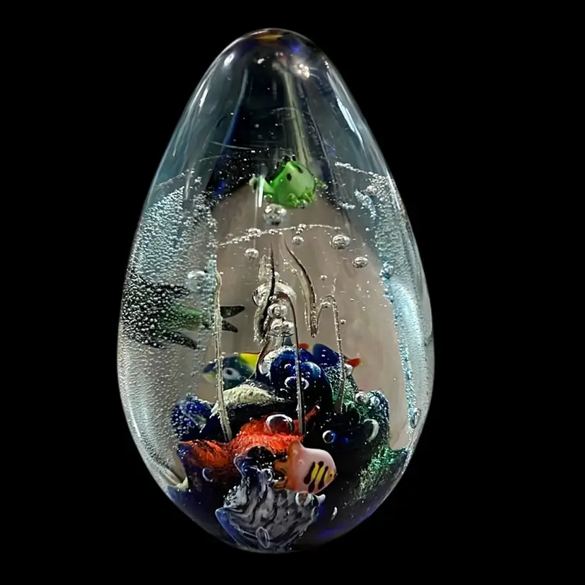 Vintage Dynasty Gallery Vinci Under Water Aquarium Scene Egg Shaped 6” Art Glass