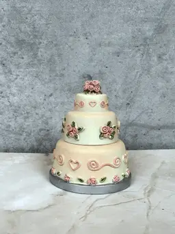 Shabby Chic Avon Wedding Cake Jewelry Box – Resin Earring Holder – 1990s Romantic Vanity Decor (0116-25)