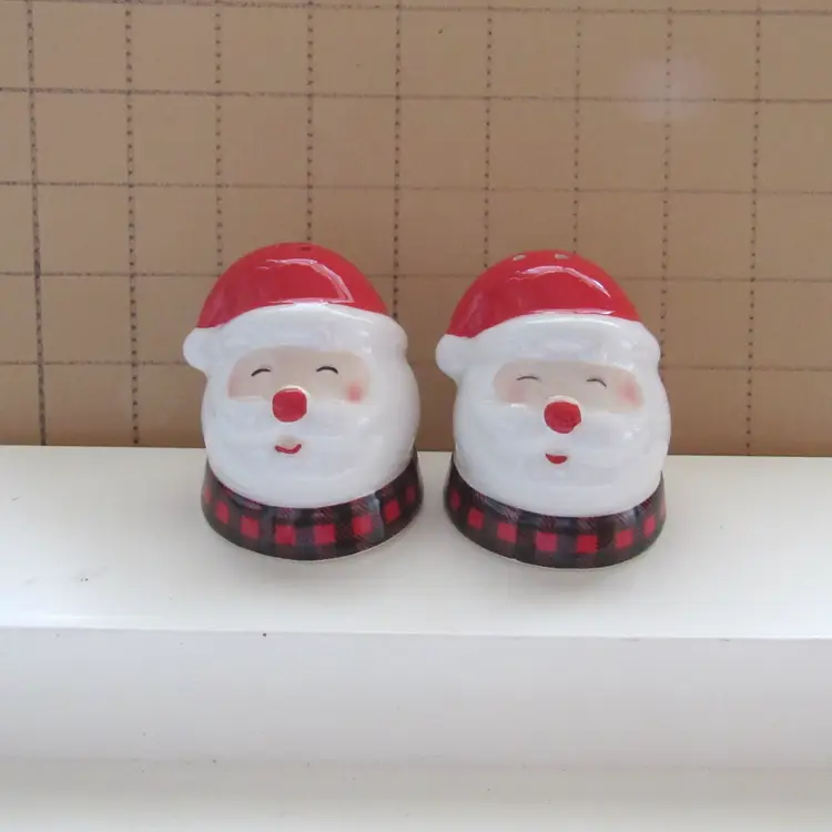 Santa Head Salt and Pepper Shaker Set