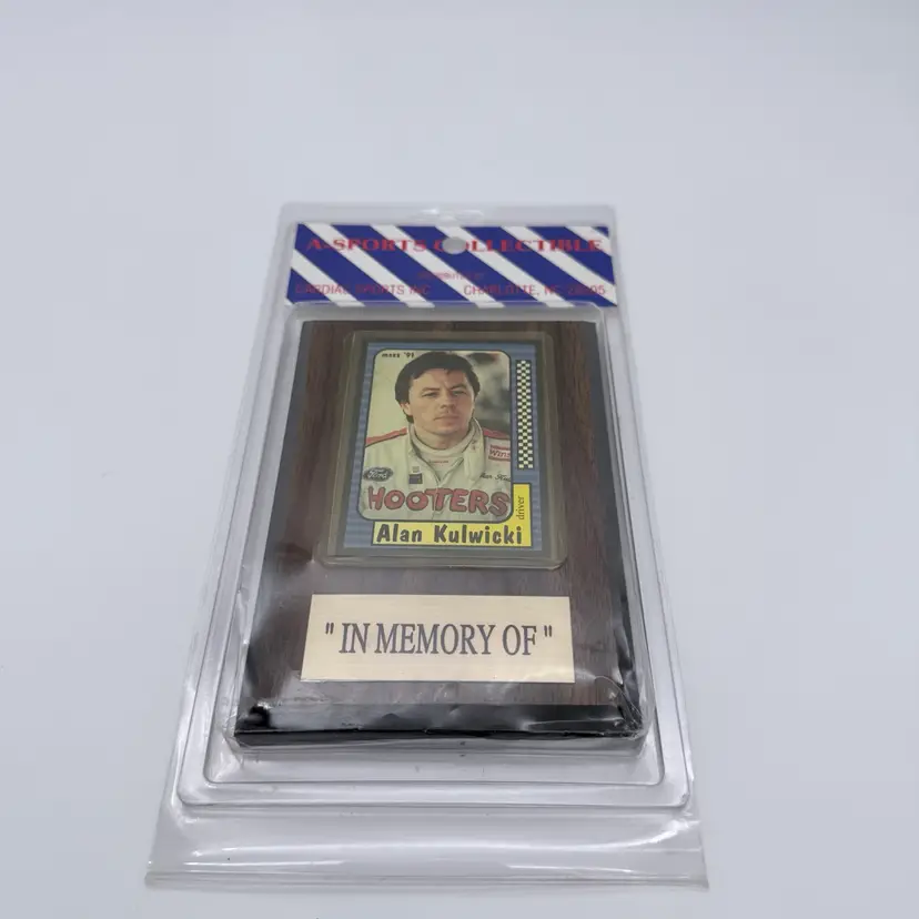 Vintage 1991 Alan Kulwicki #7 NASCAR Exclusive Memory Card In Wood Plaque 7/240