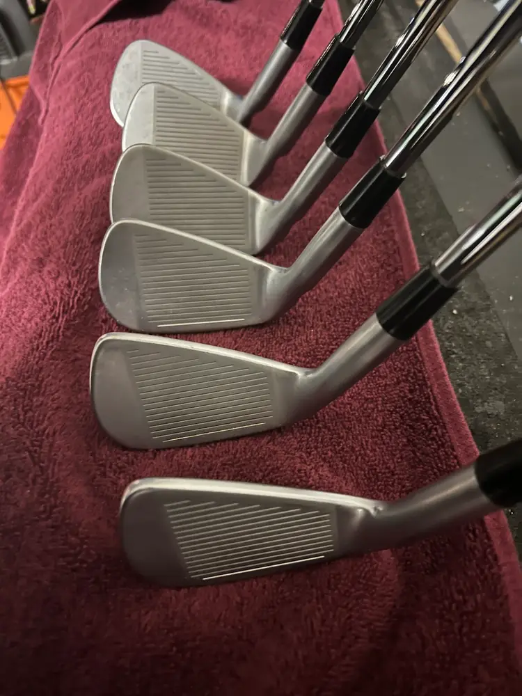 Ping I59 Forged iron set 5-pw With kBS Tour flight 120 stiff
