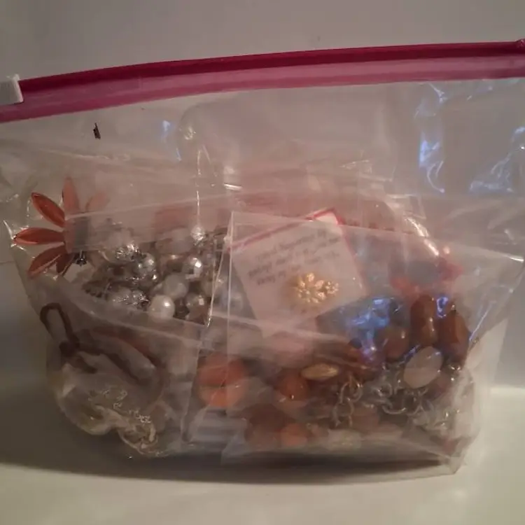 1 Lb. Jewelry Grab Bag 11