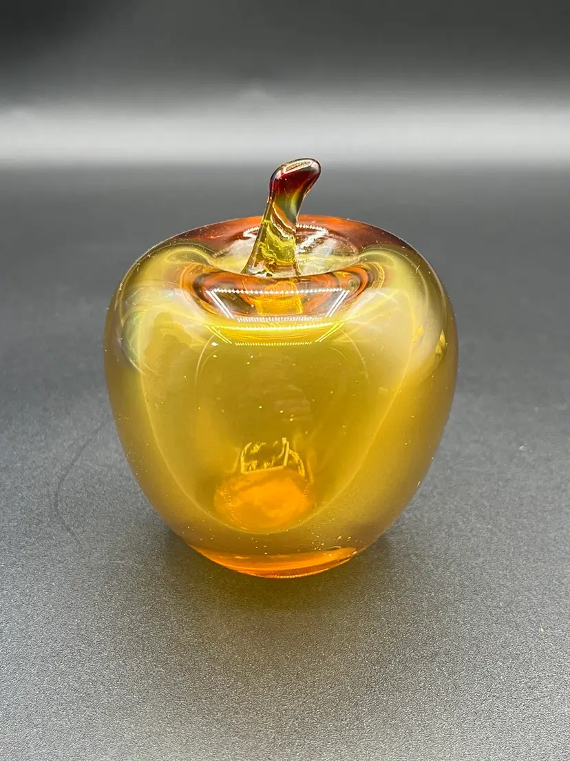 Amber Glass Apple Paperweight With Glowy Stem 🍎 3”