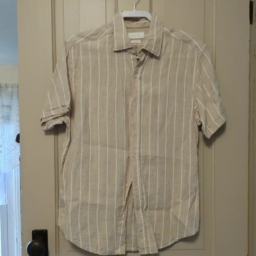 Men's Top- Brand: Porter & Ash. Size Medium. Khaki & white striped button down shirt. 100% linen. No callouts.