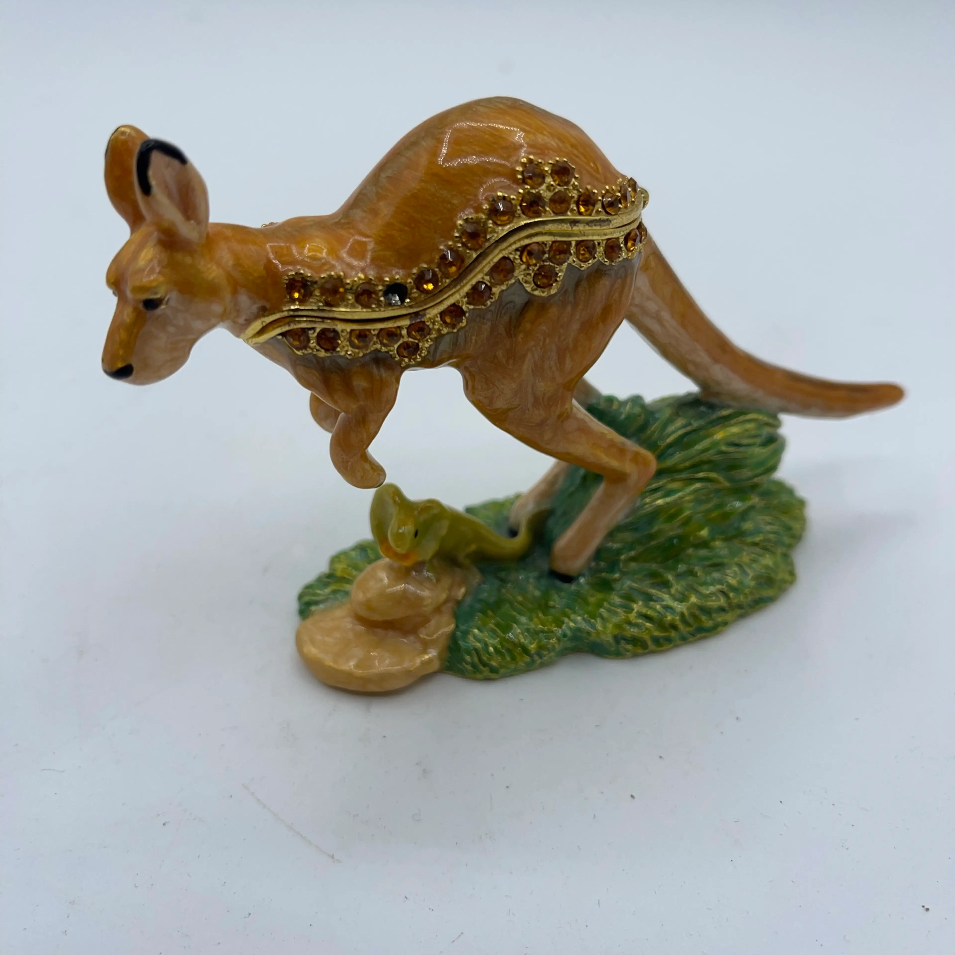 Image 2 of 7