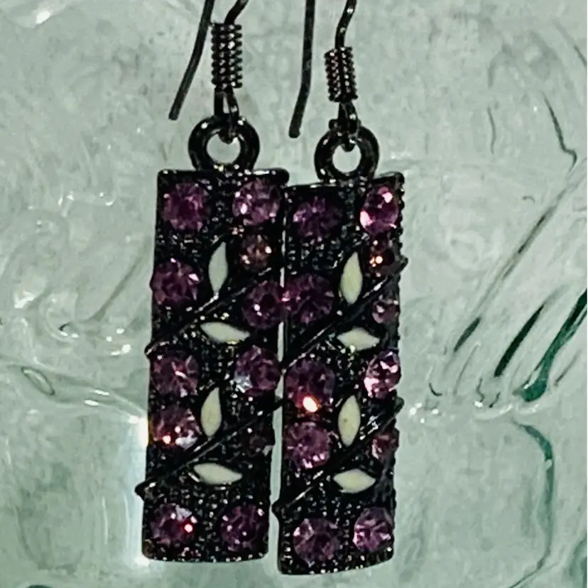 Vintage Costume Jewelry Boho Dangling Gun Metal Black Metallic Earrings With Band Of Pink And White Glass Crystals 
