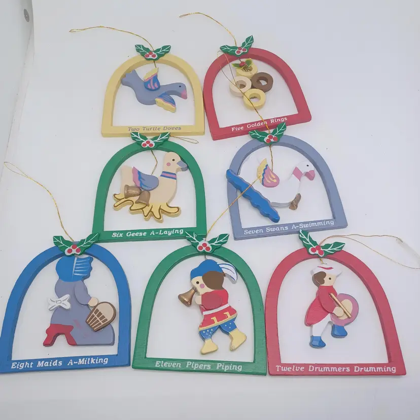 7 pieces of the 12 Days of Christmas wooden arch dangle ornaments