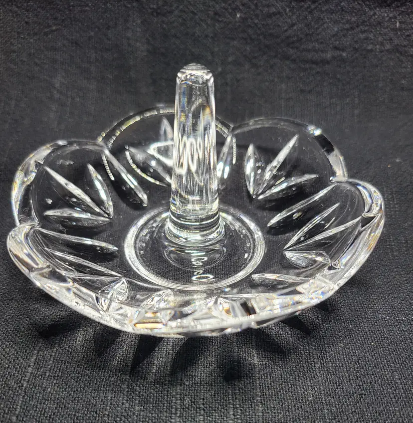 Marquis by Waterford Mayfair Pattern Lead Crystal Ring Holder