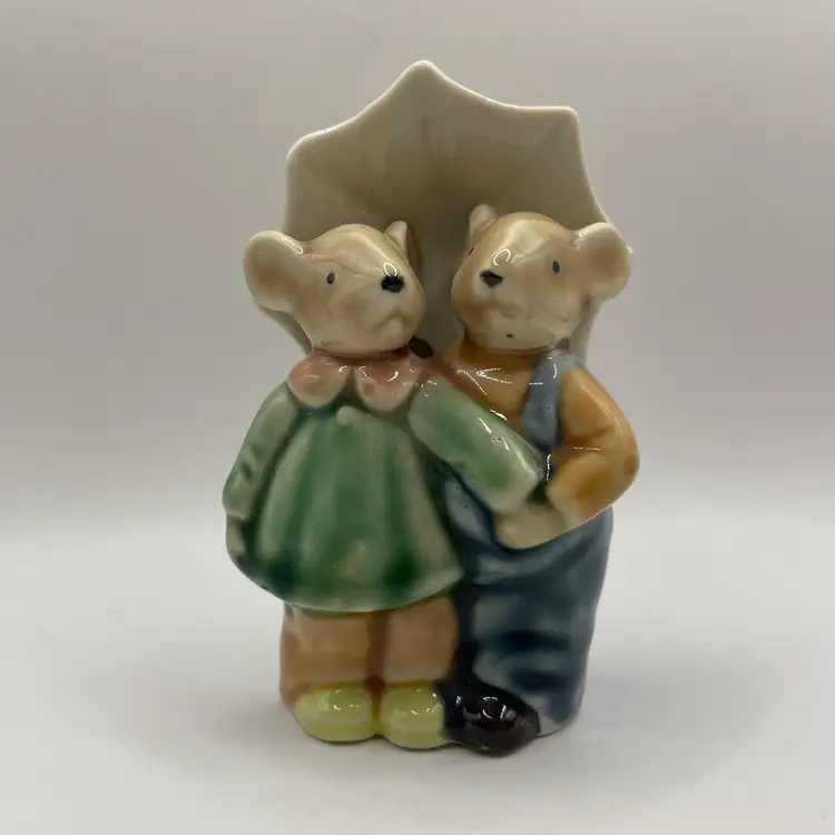 Vintage ENESCO Figurine Mouse Couple w/ Umbrella 3.5” Albert Kessler