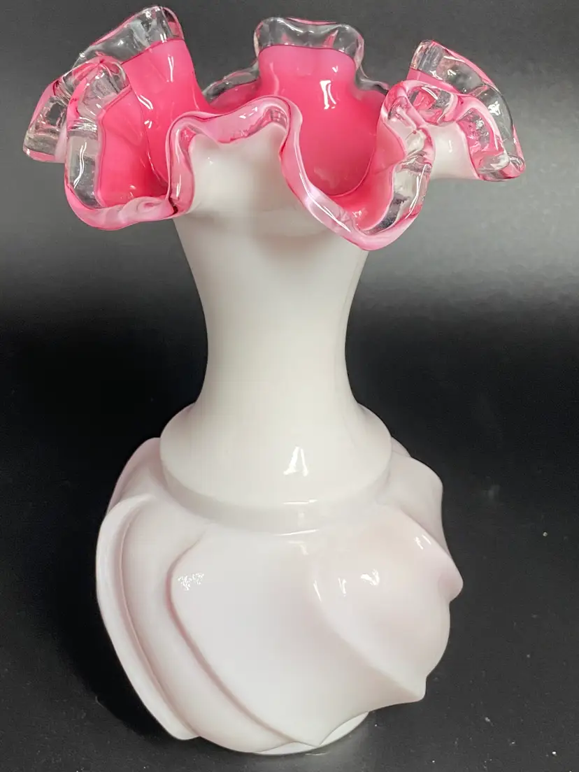 Fenton Hand Blown Peach Crest Vase w/ Ruffled Edge