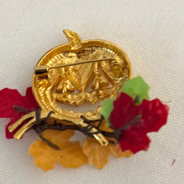 VINTAGE BROOCH SIGNED AVON GOLD 2" HALLOWEEN PUMPKIN RHINESTONE