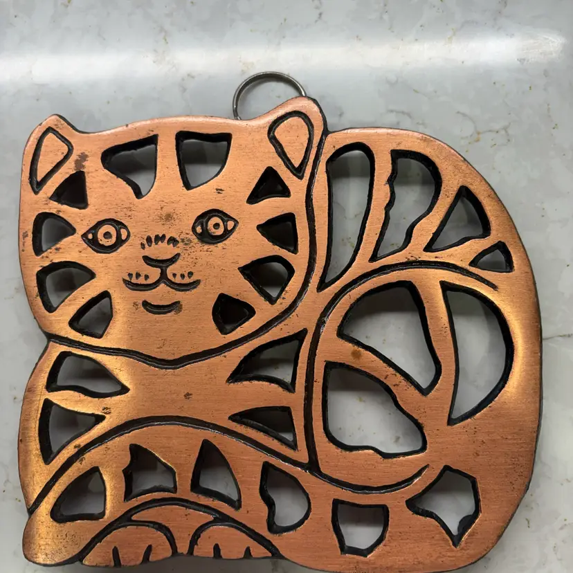 Vintage 1995 Cat Trivet Hot Plate Copper Over Cast Iron W/ Wall Hanging Loop