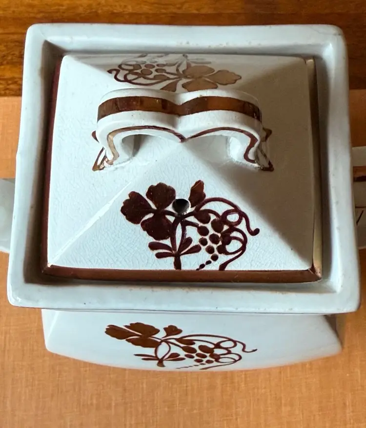 Antique Clementson Bros Royal Ironstone Coffee Pot / Teapot (England) – Coffeeberry Copper Lustre