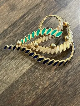 Vintage Unique Goldtone Green & Blue Enamel Brooch