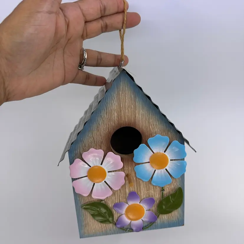 Distressed Wood Decorative Bird House 3D Florals & Metal Roof 8.25”T